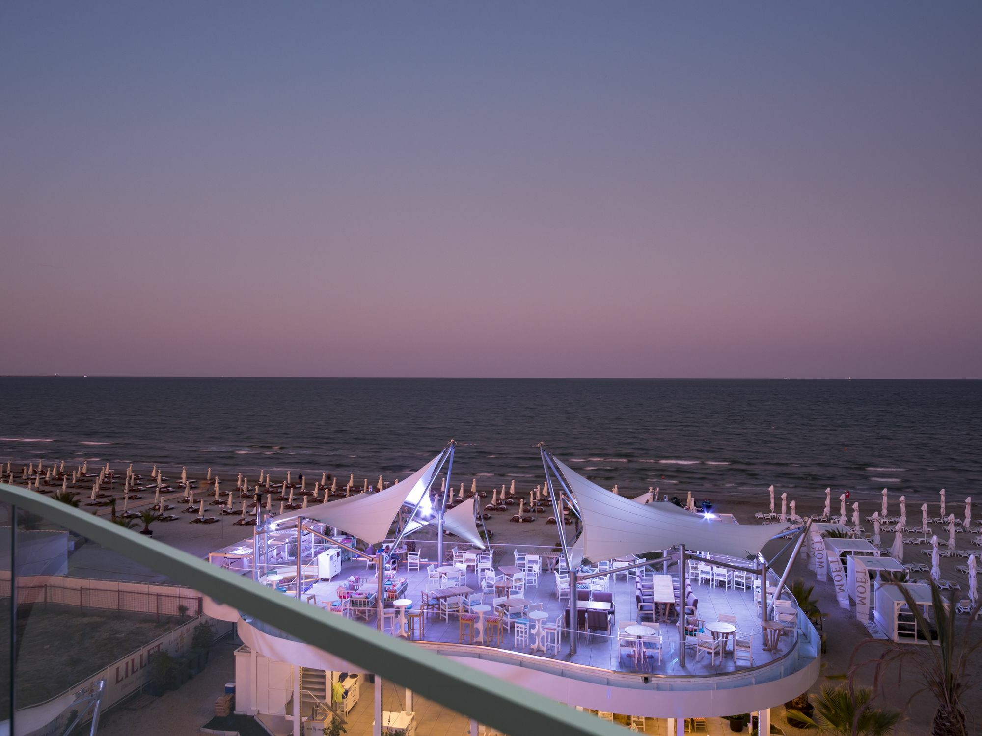 White Tower Mamaia 아파트 호텔 외부 사진